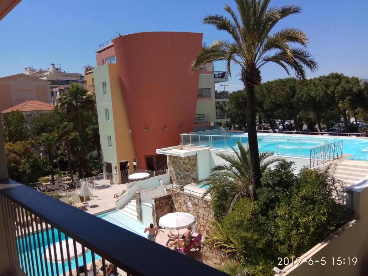 Port - Terrasse - Parking - Piscine *